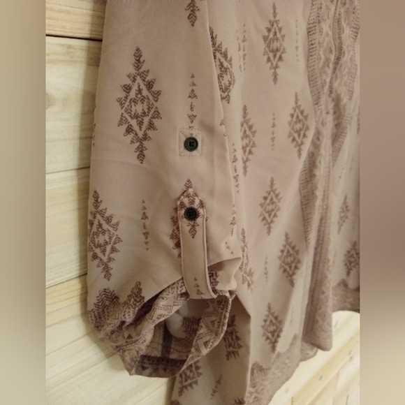 💕 3/$24, Beautiful plus size blouse - Picture 4 of 4